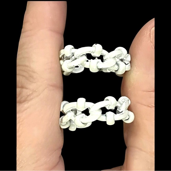 1980’s Chain Link White Hoop Earrings - Picture 2 of 3